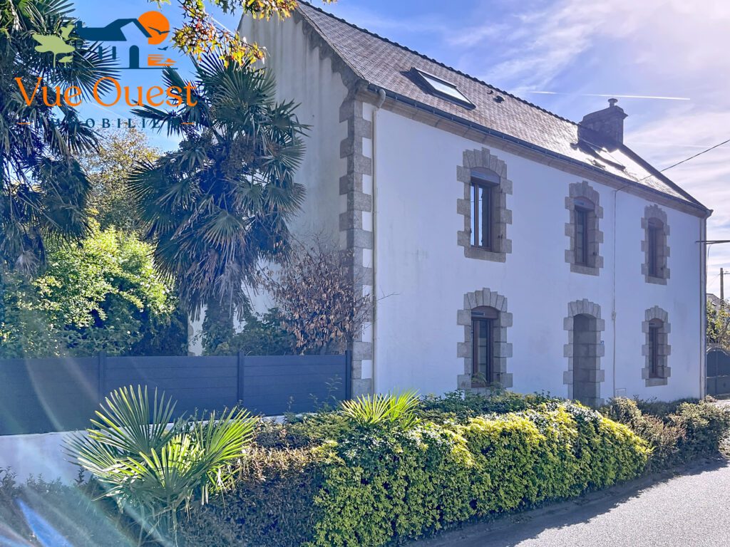 MERLEVENEZ - Maison de caractère et son grand jardin