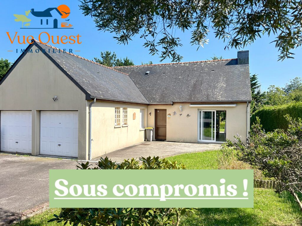 MERLEVENEZ - Maison de plain-pied avec garage double et grand terrain !