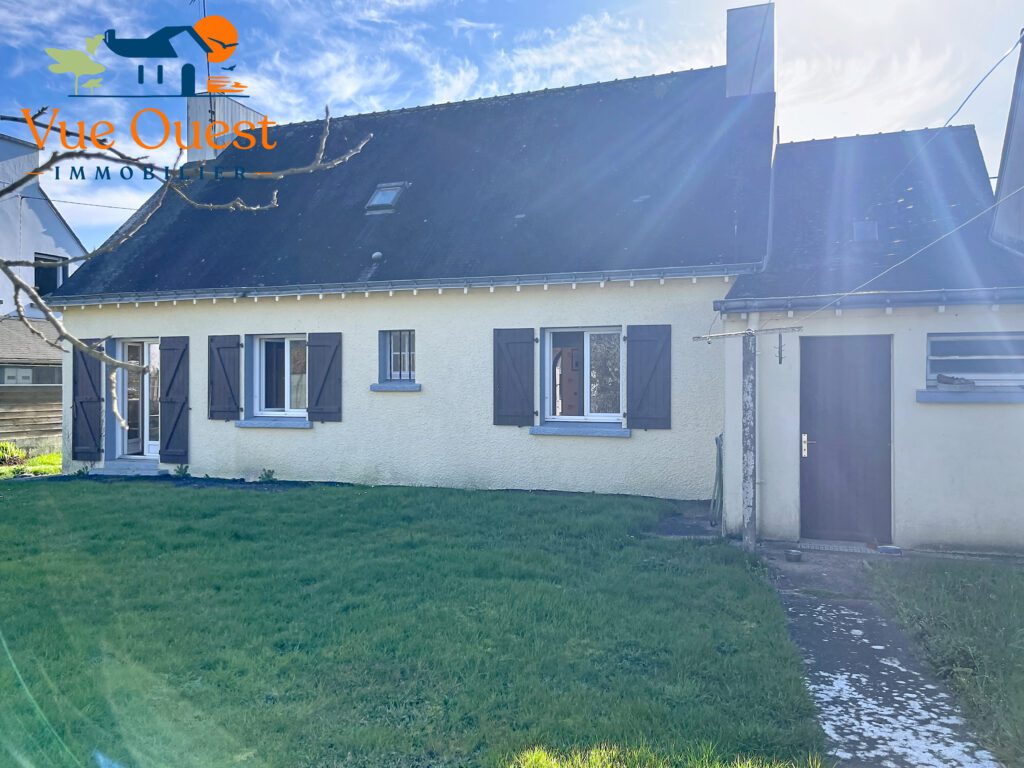 SAINTE-HÉLÈNE - Maison de plain-pied (avec Garage et Grenier)