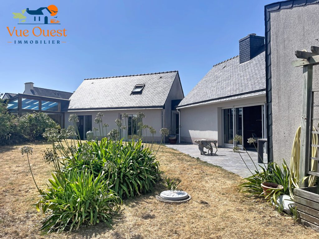 PLOUHINEC - Locquénin - Plain-pied de 110m² avec garage et terrain de 750m²